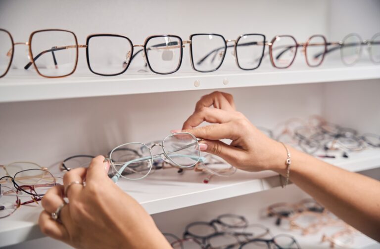 Can Glasses Help Macular Degeneration? | Riverside, CA